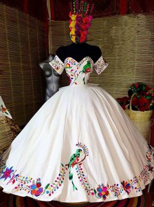 Vestido de flores 3D Branco Mexicano Bordado Embroidery Birds Quinceanera Dress Charro