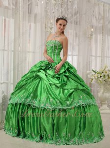 Inexpensive Spring Green Girls Dress To Quinceanera Party