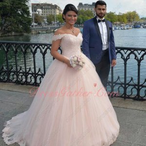 Light Blush Off Shoulder Ruched Tulle Puffy Gowns For Quinceanera Girl Party Wear