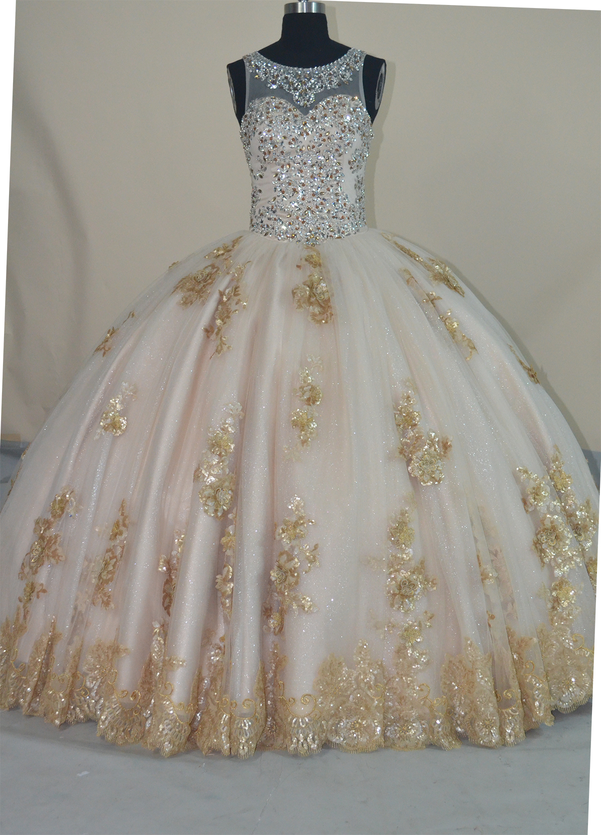 Designer Same Style Scoop Full Beading Bodice 3D Applique Quince Ball Gown Champagne - Click Image to Close