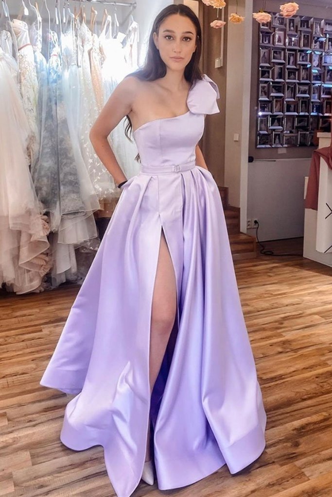 One Shoulder Bow Adorned Strap Lavender Slit Skirt Prom Gown With Belt - Click Image to Close