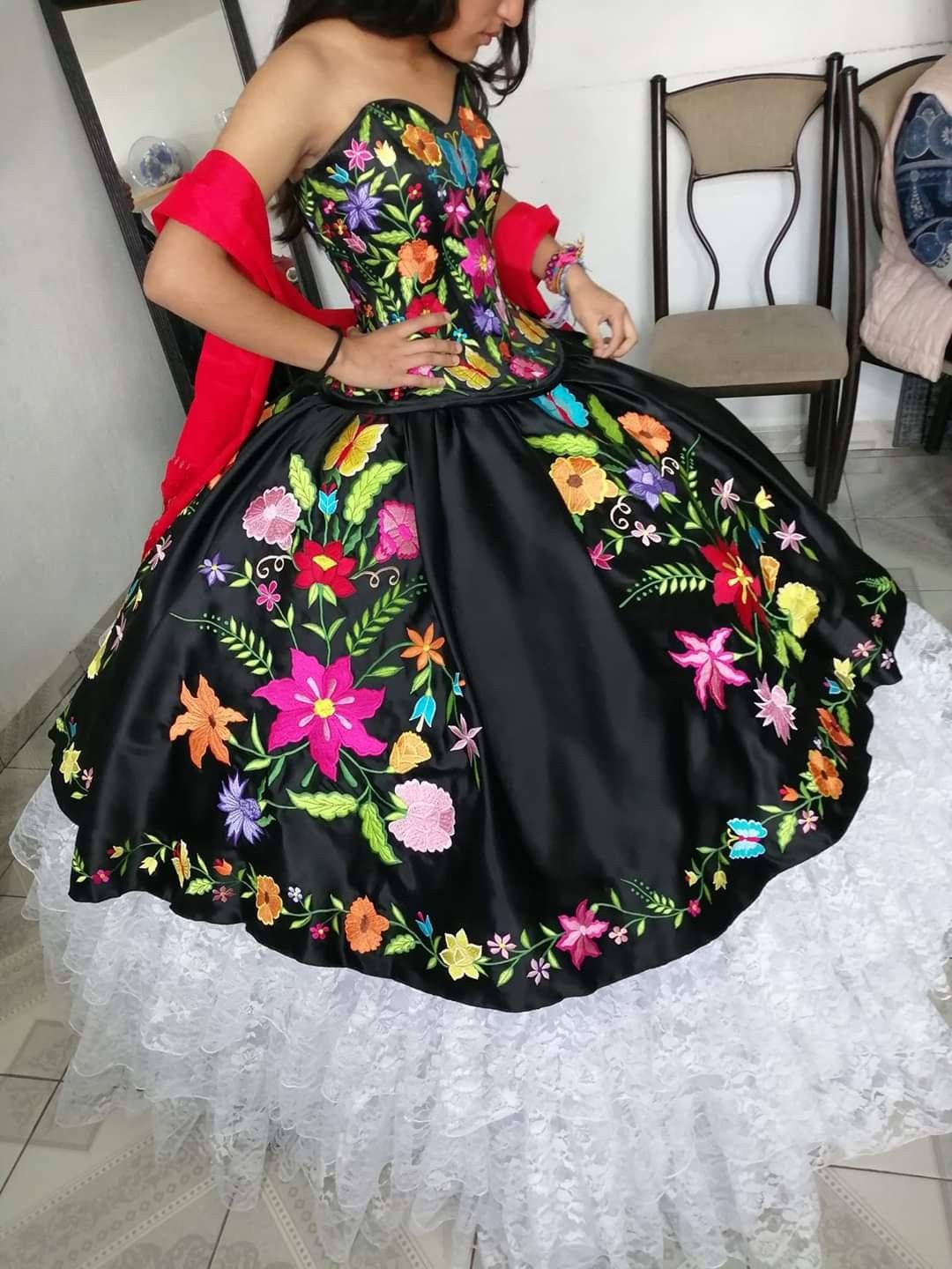 Charro Embroidery Quinceanera Vestido Black and White En blanco y negro - Click Image to Close